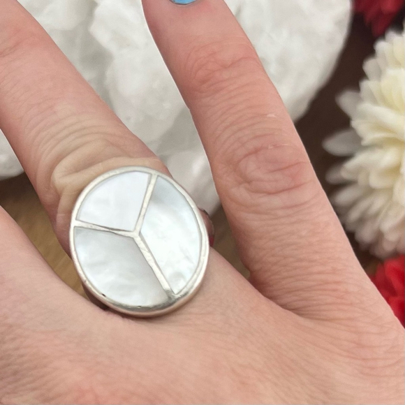 Vintage Chunky Mother of Pearl Inlay Ring Size 6 Sterling Silver Southwestern - Picture 7 of 13